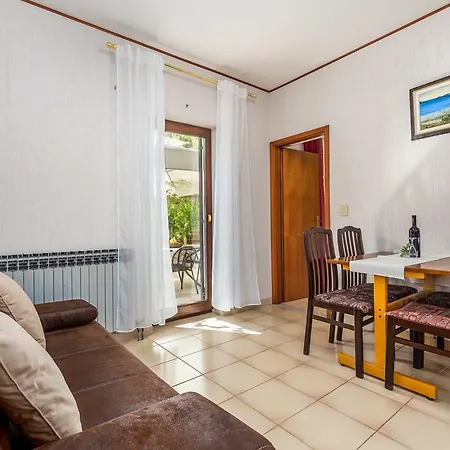 Apartment Vanda *